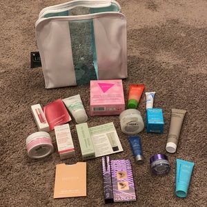 Cosmetic bag and beauty samples